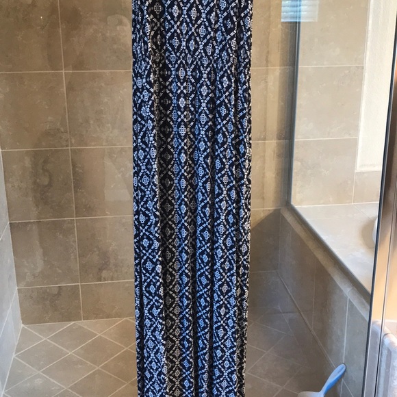 Maxi Dress Never worn - Picture 2 of 4